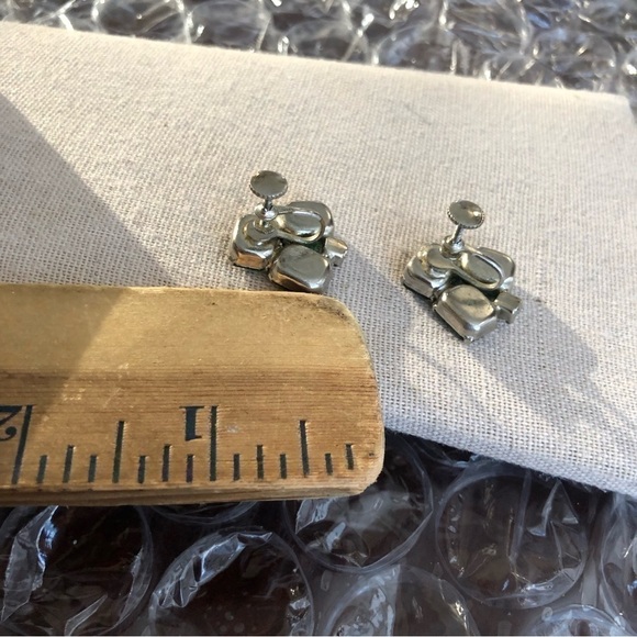 Vintage Screwback Earrings - Picture 3 of 3